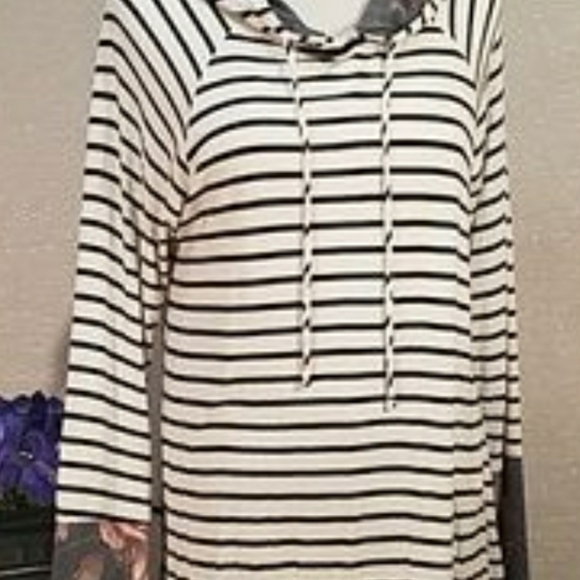 Super soft striped and floral hoodie - Picture 1 of 5